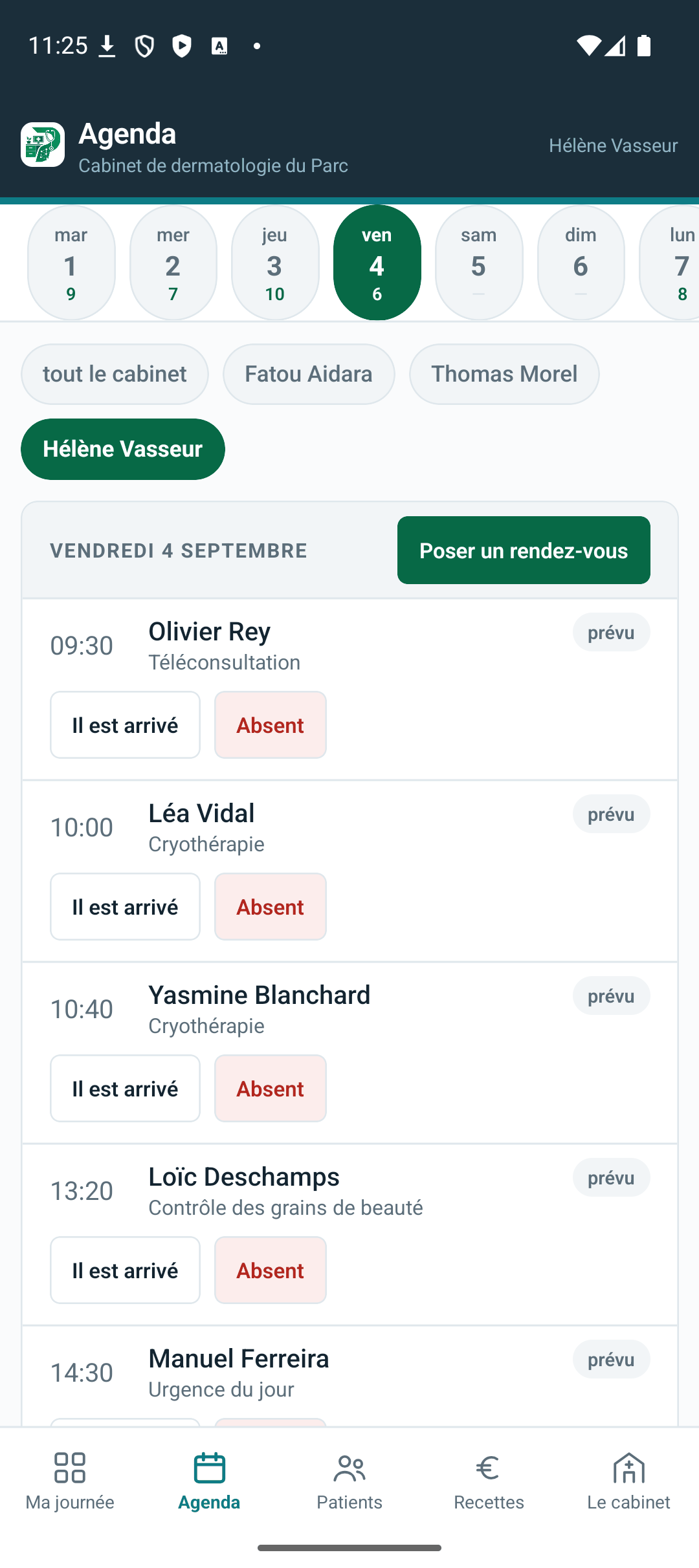 Au téléphone — l'agenda — Pas de grille de semaine : réduite à la largeur d'un téléphone, on n'y